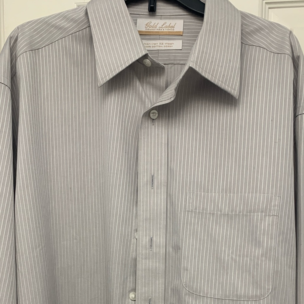 Brand new Gold Label Roundtree and Yorke cotton-dobby non iron easy wash shirt.